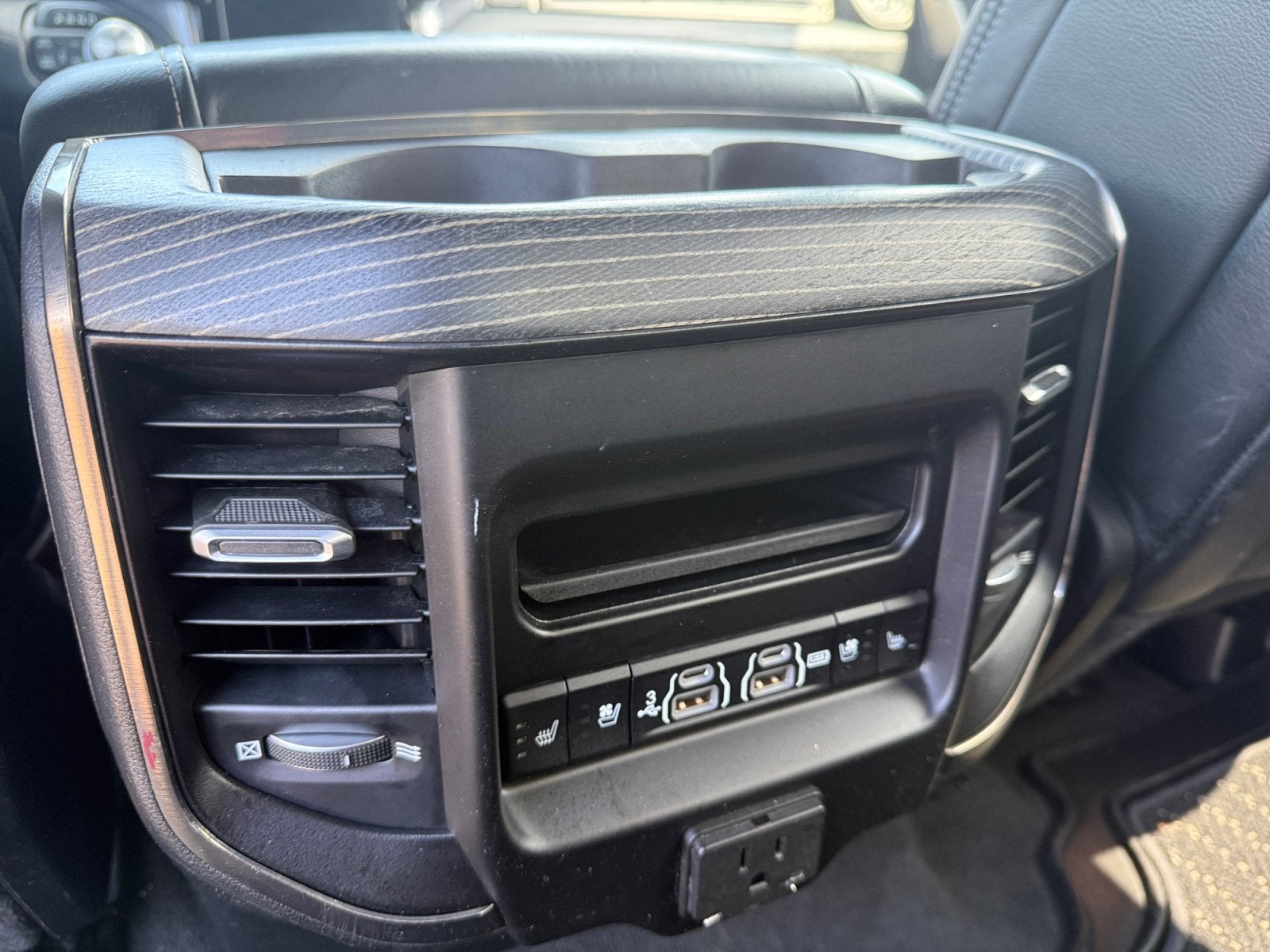 2019 RAM 1500 Limited Crew Cab 4x4 5'7" Box