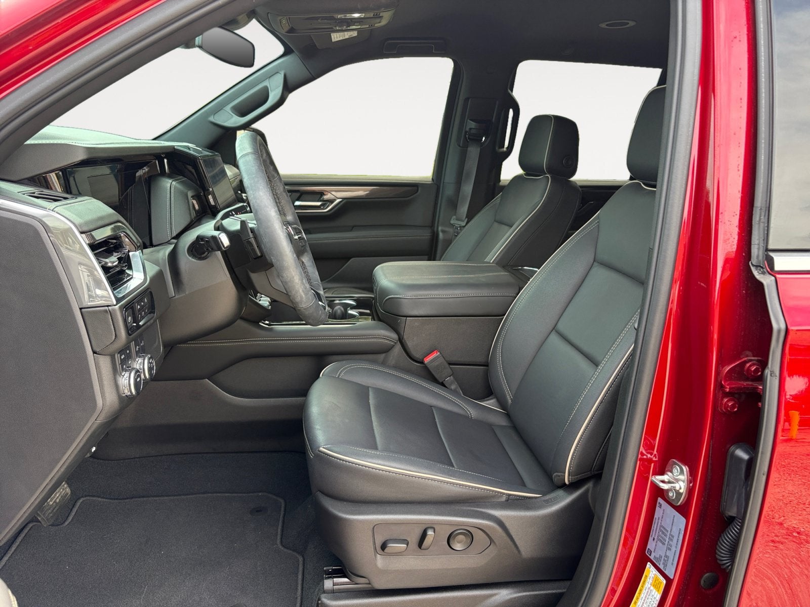 2025 GMC Yukon Elevation